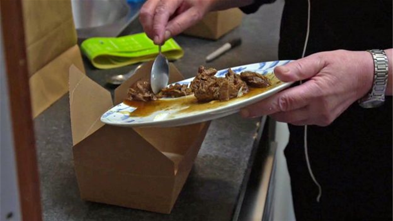 Restaurants urged to serve us less food Restaurants urged to serve us less food